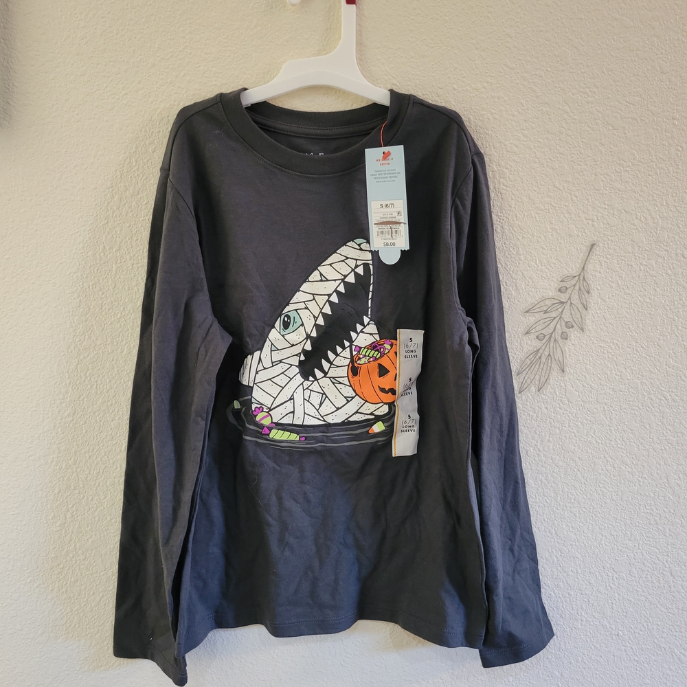 Cat & Jack Black Long Sleeve Shark Mummy Halloween Tee Size S (6/7)
